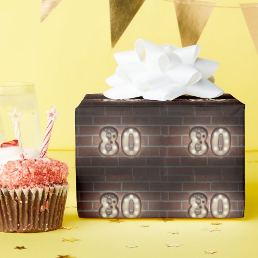 Verlichting Marquee 80e verjaardag op baksteen Cadeaupapier (Verjaardagsfeest)