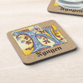 Verlichtingsbrief N (middeleeuws blauw en rood) Bier Onderzetter (Linkerzijde)