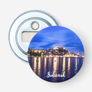 Verlichtingshaven in Sibenik, Kroatië Button Flesopener