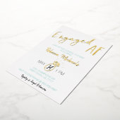 Verloofd AF Gouden Metallic Script Bruiloftsfeest Folie Uitnodiging (Gedraaid)