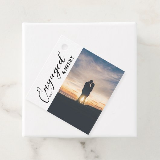 Verloofd & vrolijk paar foto bedankjes labels (In situ)