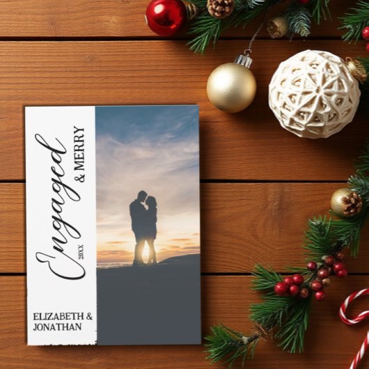 Verloofd & vrolijk paar foto feestdagenkaart