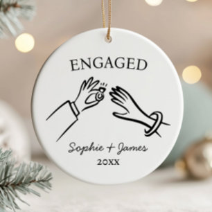 Verloofd Whimsical Hand Getekende Verlovings Kerst Keramisch Ornament