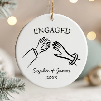 Verloofd Whimsical Hand Getekende Verlovings Kerst Keramisch Ornament