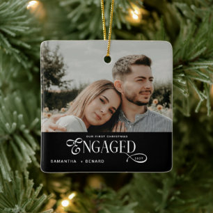 Verloofde stellen  Foto Stijlvolle Eerste kerstcer Keramisch Ornament