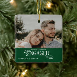 Verloofde stellen Foto Stijlvolle Eerste kerstcer Keramisch Ornament