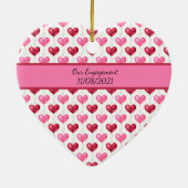 Verloving met roze en rode harten keramisch ornament (Achterkant)