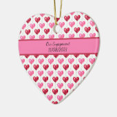 Verloving met roze en rode harten keramisch ornament (Links)