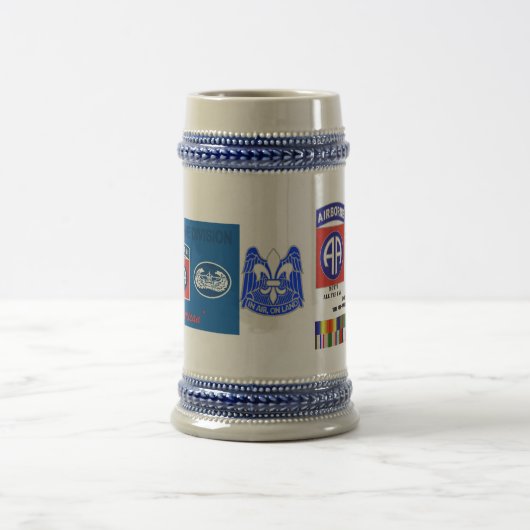 Verlovingen van de 82e luchtafdeling bierpul (Center)