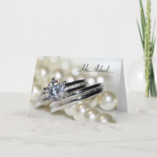 Verlovingsaankondiging met ringen en witte parels aankondiging (Voorkant)