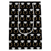 Verlovingsring met diamant in zwart goud medium cadeauzakje (Achterkant)