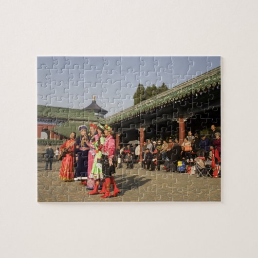 Vermaomde amateur volksdansers vermaken legpuzzel (Horizontaal)