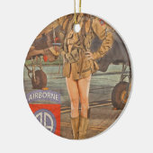 Vermeld in de 82e luchthaven keramisch ornament (Links)