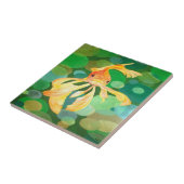 Vermilion Goldfish zwemmen in groene bubbels Tegeltje (Zijkant)