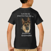 Vermogen en beschermd door een Duitse herder T-shirt (Achterkant)