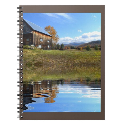 Vermont Barn met reflecties Notitieboek (Voorkant)