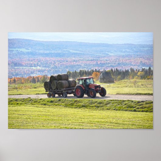 Vermont Tractor Hauling Hay Bales Poster (Voorkant)