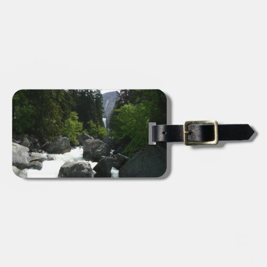 Vernal Falls in de verte bij Yosemite Bagagelabel (Voorkant horizontaal)