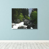 Vernal Falls in de verte bij Yosemite Canvas Afdruk (Insitu (Houten vloer))