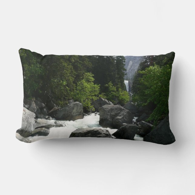 Vernal Falls in de verte bij Yosemite Kussen (Voorkant)