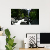 Vernal Falls in de verte bij Yosemite Poster (Thuiskantoor)