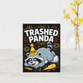 Vernielde Panda Nieuwjaar 2026 Grappig Wasbeerverh Kaart (Gele Bloem)