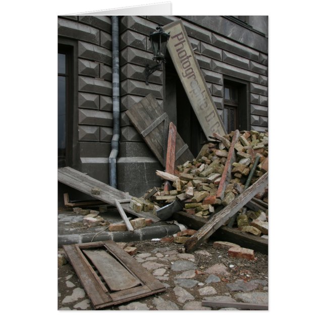 Vernietigde fotostudio (Voorkant)