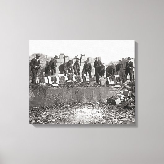 Vernietiging van de drank, 1923 canvas afdruk (Voorkant)