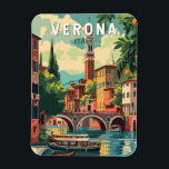 Verona Italië Reizen Kunst Vintage Magneet<br><div class="desc">Verona retro vector reisontwerp. Verona is een stad in het noorden van de Italiaanse regio Veneto,  met een middeleeuwse oude stad gebouwd tussen de meanderende Adige rivier. Het is beroemd om de setting van Shakespeare's "Romeo en Julia."</div>