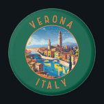 Verona Italië Retro Distressed Circle Magneet<br><div class="desc">Verona retro vector reisontwerp. Verona is een stad in het noorden van de Italiaanse regio Veneto,  met een middeleeuwse oude stad gebouwd tussen de meanderende Adige rivier. Het is beroemd om de setting van Shakespeare's "Romeo en Julia."</div>