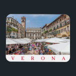 Verona Piazza Erbe fridge magnet Magneet<br><div class="desc">Een prachtige foto van de marktkraampjes in Piazza Erbe in de stad Verona in Italië, geprint op een souvenir fridge magnet.</div>