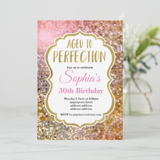 verouderd tot perfectie verjaardagsuitnodiging kaart (Staand voorkant)