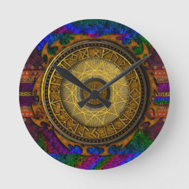 Verouderde mystieke koepel van magische cellen en  ronde klok