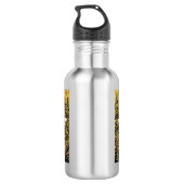 Verpakking van wolven die over een logboek springe waterfles  (Achterkant)