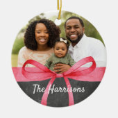 Verpakt in rood | Kerstfeest met foto's Keramisch Ornament (Voorkant)