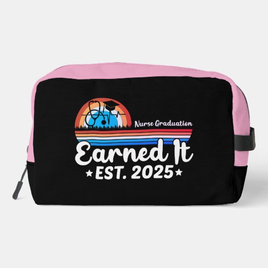 Verpleegkundige Afstuderen: verdiende het 2025 Toilettasje (Achterkant)