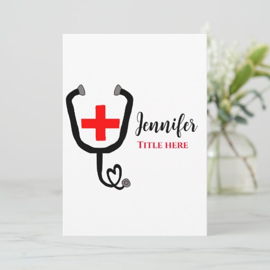 Verpleegkundige arts rood plus stethoscoop voeg na feestdagenkaart (Staand voorkant)