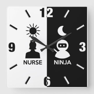 Verpleegkundige bij dag Ninja bij nacht Vierkante Klok
