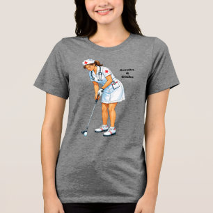 Verpleegkundige in uniform slaat de golfbal Tri-Blend shirt