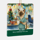 Verpleegkundige kersttijd op de werkvloer keramisch ornament (Rechts)