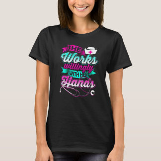 VERPLEEGKUNDIGE Medische zorgverlener Schattig Leu T-shirt