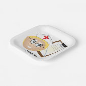 Verpleegkundige met medische klembord en thermomet papieren bordje (Gebogen)