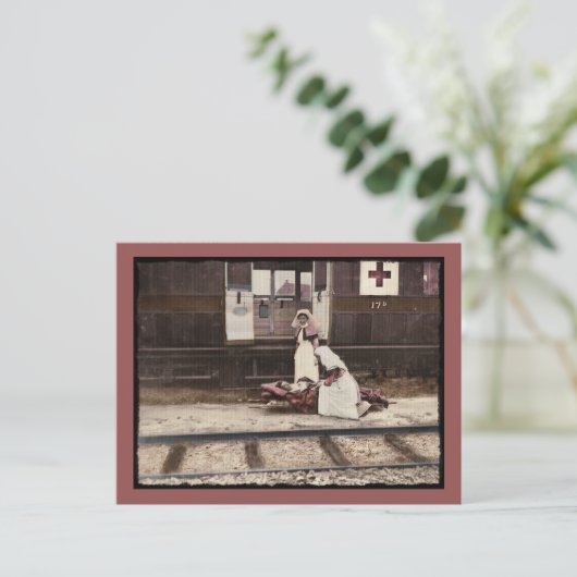 Verpleegkundigen en gewonden op treinstation briefkaart (Staand voorkant)