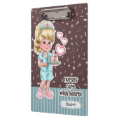 Verpleegkundigen geven zorg voor het hart. Nurse w Klembord (Links)