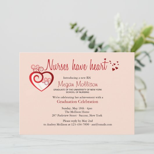 Verpleegkundigen hebben een uitnodiging tot Afstud (Staand voorkant)