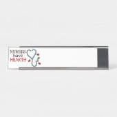 Verpleegkundigen hebben hart bureau naambordje (Voorkant)