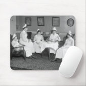 Verpleegkundigen in Tea, begin jaren 1900 Muismat (Met muis)