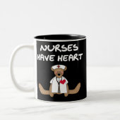 Verpleegkundigen van beer hebben T-shirts en gesch Tweekleurige Koffiemok (Links)