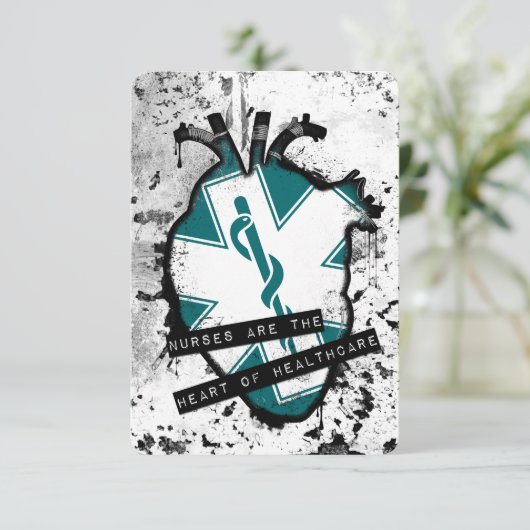 verpleegkundigen zijn het anatomische hart van de  kaart (Staand voorkant)
