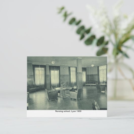 Verpleegschool, Lyon 1930 Briefkaart (Staand voorkant)